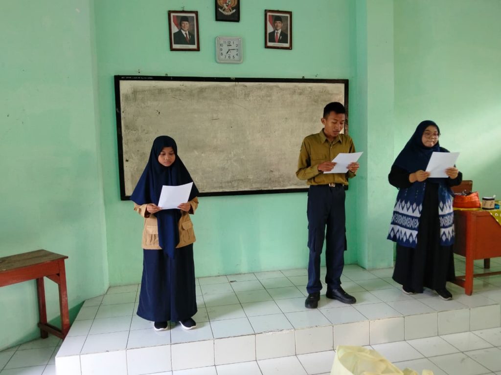 Membuka Jendela Dunia Sebelum Bel Berbunyi: SMA Muhammadiyah 1 Nganjuk Hembuskan Budaya Literasi Setiap Kamis Pagi