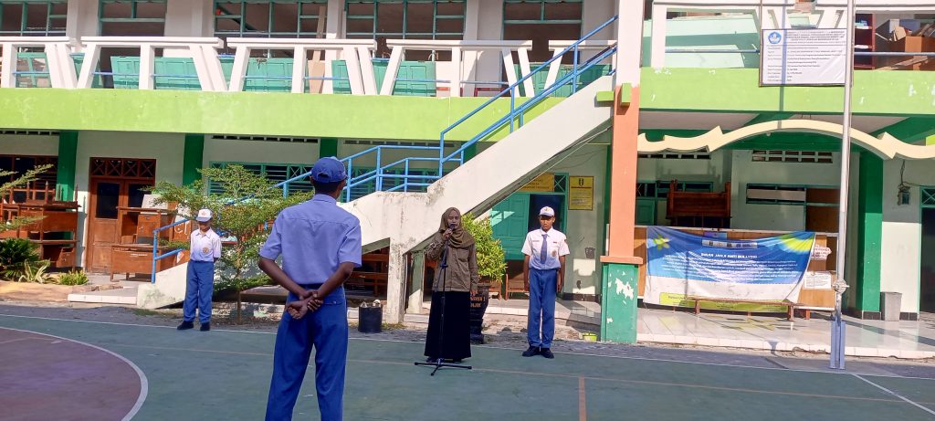 Tak Ada Kesempatan Kedua, Tapi Selalu Ada Kesempatan Baru: Pesan Inspiratif Bu Echa di Upacara Bertema Remaja Islam Berkemajuan